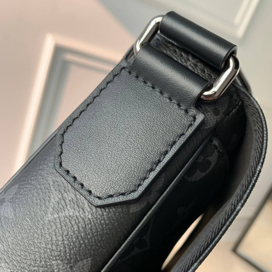 M46255 District PM Taïga 26cm monogram Eclipse black man bag