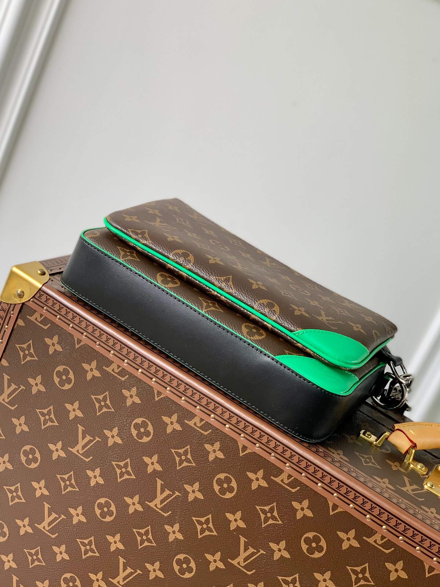 M46266 Trio Sac Plat Monogram Macassar 25cm green