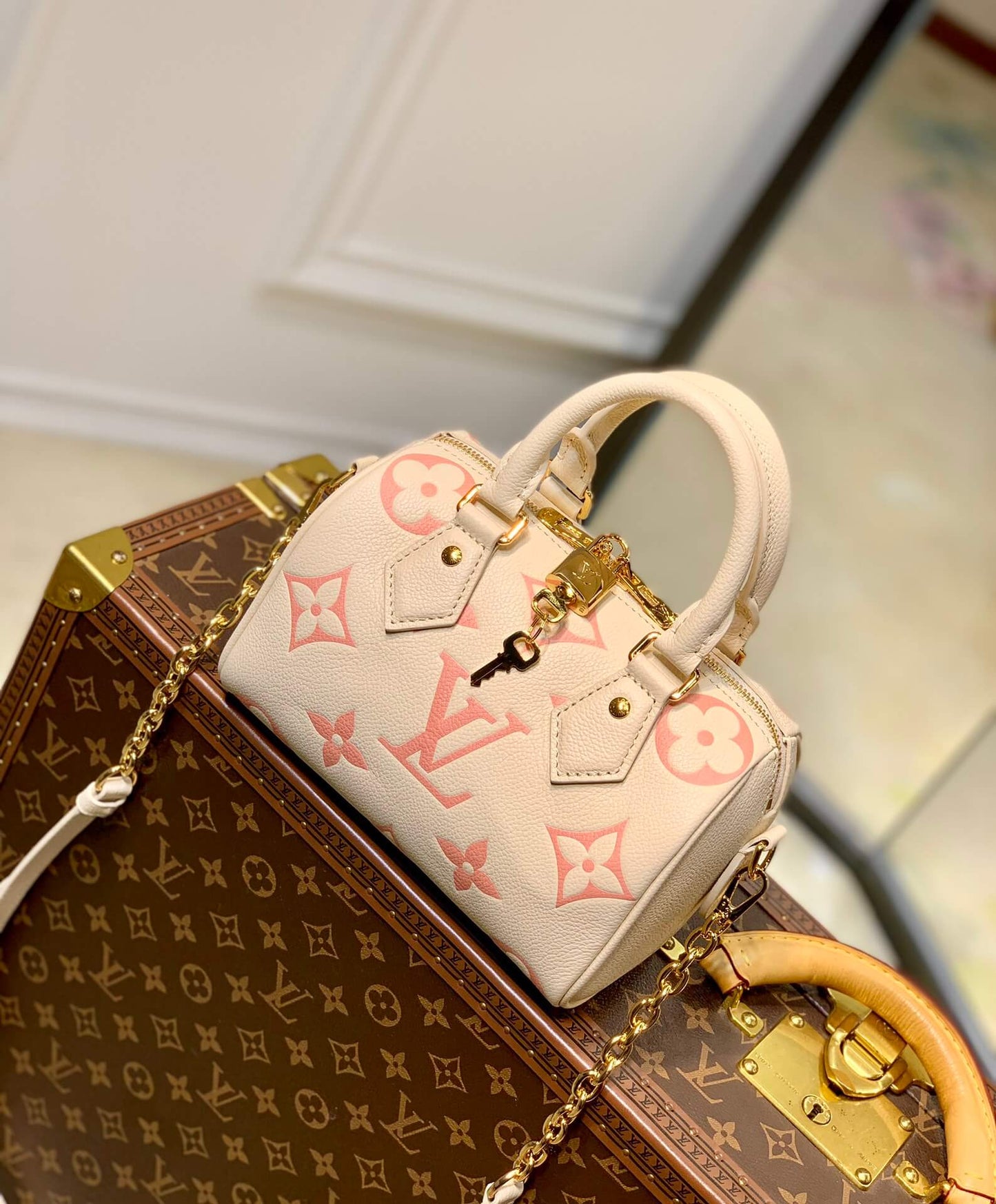 M46397 Speedy Bandoulière 20 Monogram Empreinte apricot