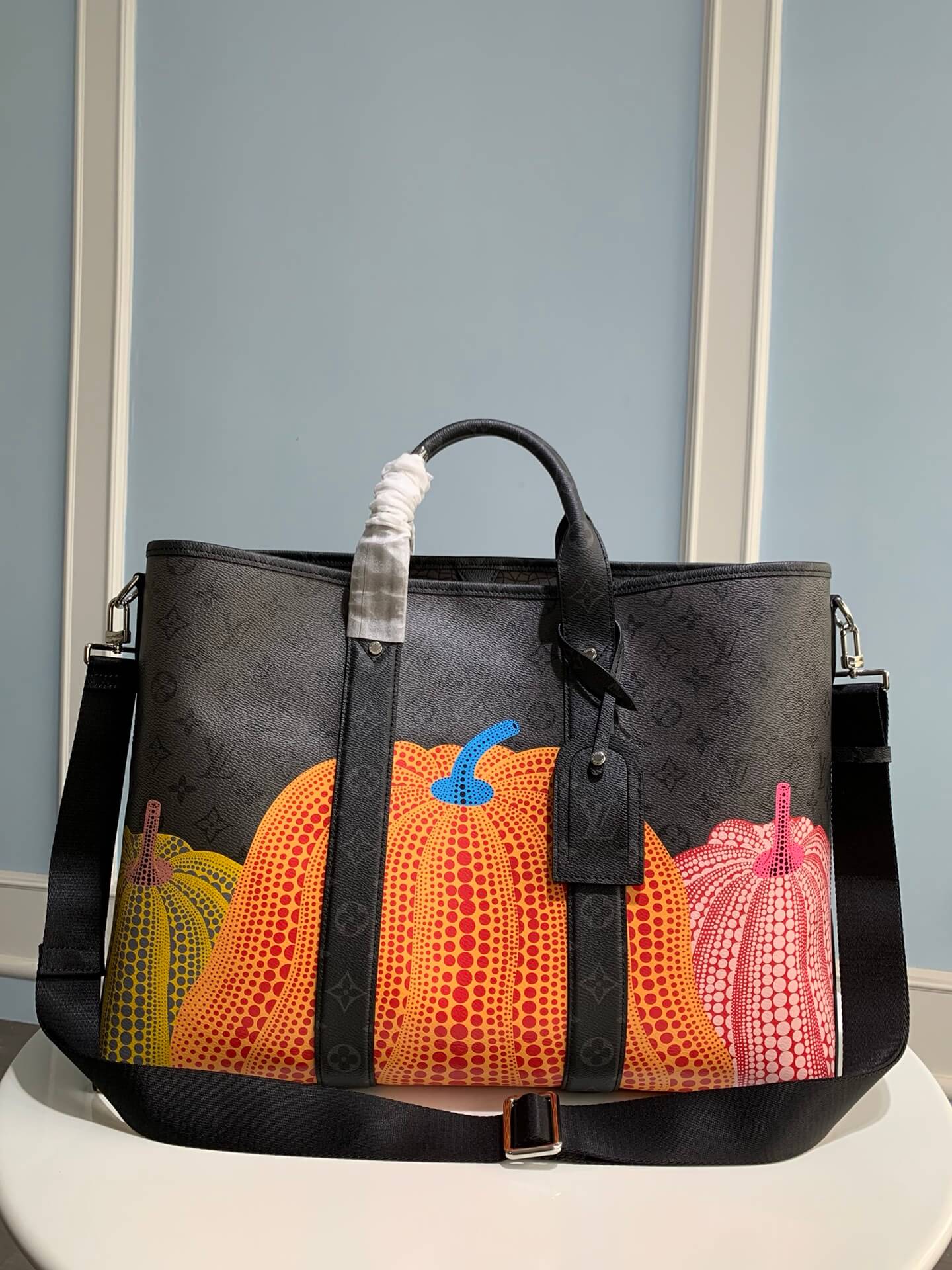 M46434 LU x YK Weekend Tote Monogram Eclipse Reverse 43cm With colorful pumpkin print