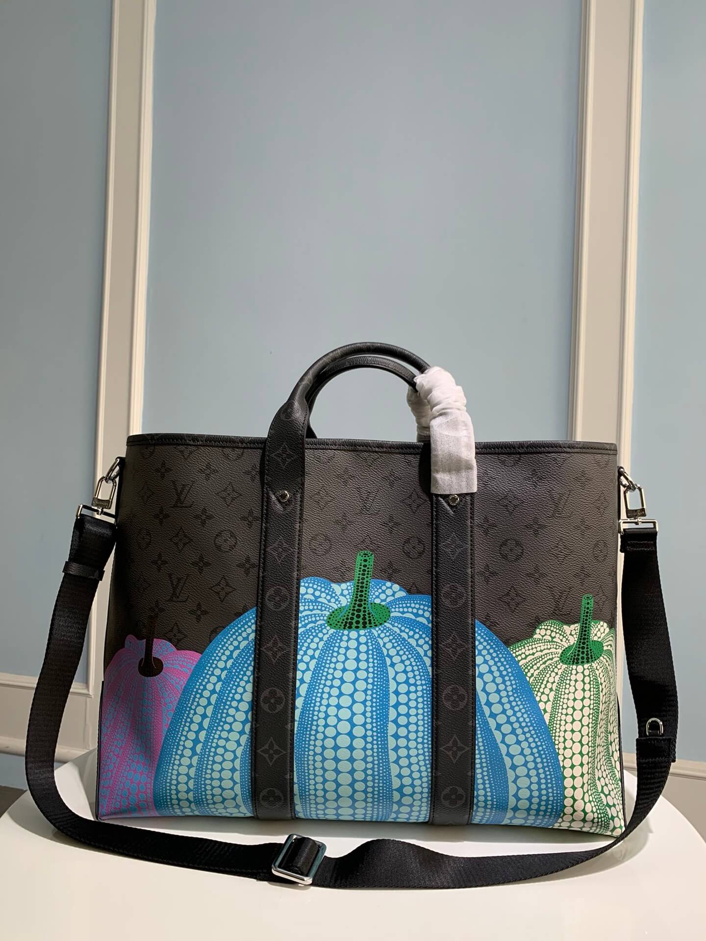 M46434 LU x YK Weekend Tote Monogram Eclipse Reverse 43cm With colorful pumpkin print