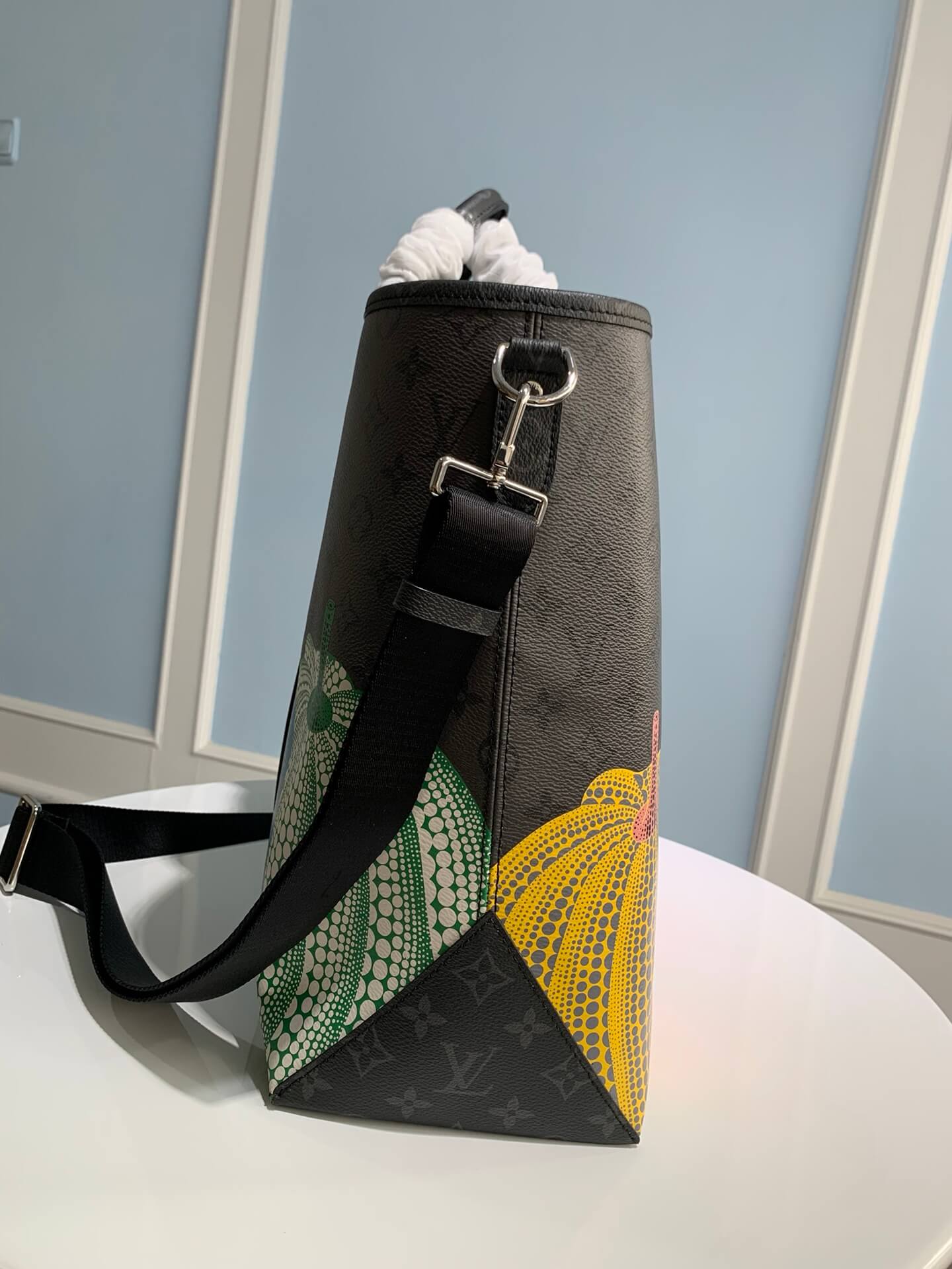 M46434 LU x YK Weekend Tote Monogram Eclipse Reverse 43cm With colorful pumpkin print