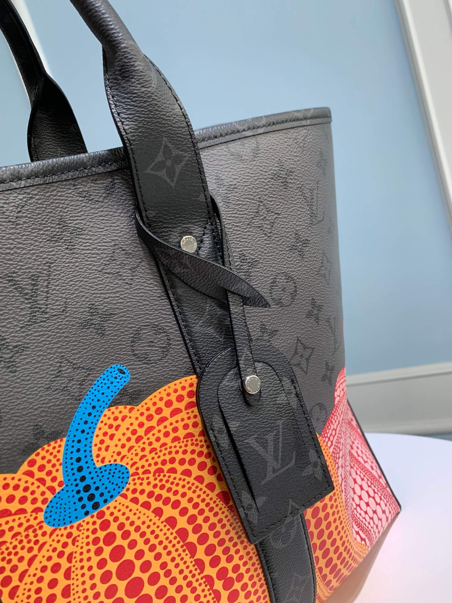 M46434 LU x YK Weekend Tote Monogram Eclipse Reverse 43cm With colorful pumpkin print
