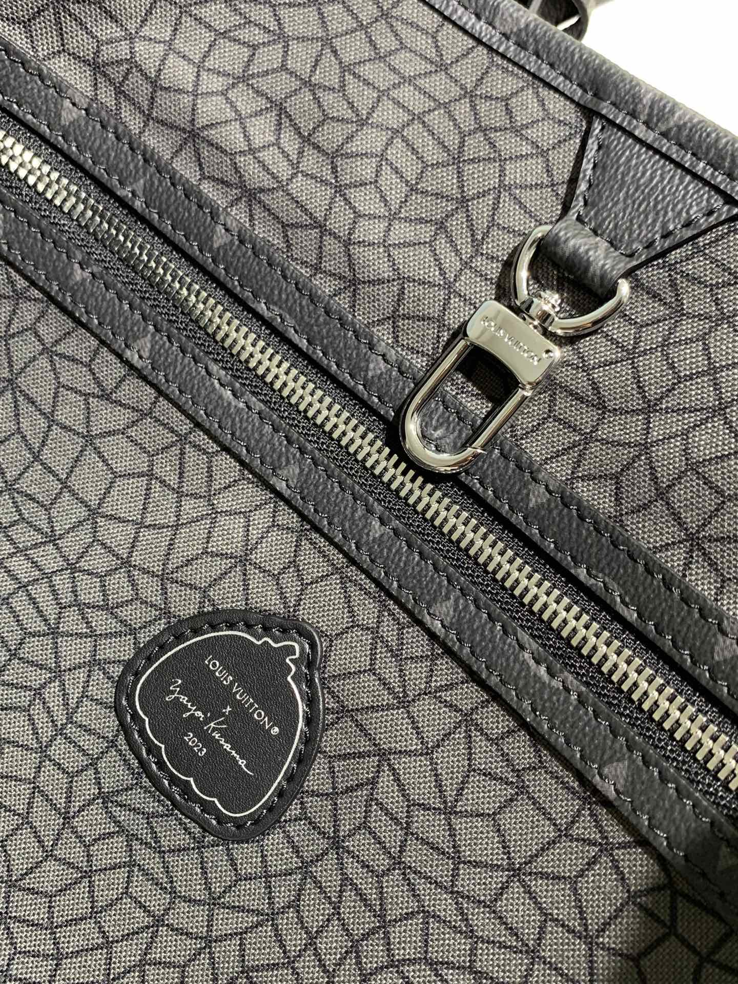 M46434 LU x YK Weekend Tote Monogram Eclipse Reverse 43cm With colorful pumpkin print