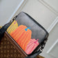 M46435 x YK Trio Messenger Sac Plat 25cm Monogram Eclipse Reverse