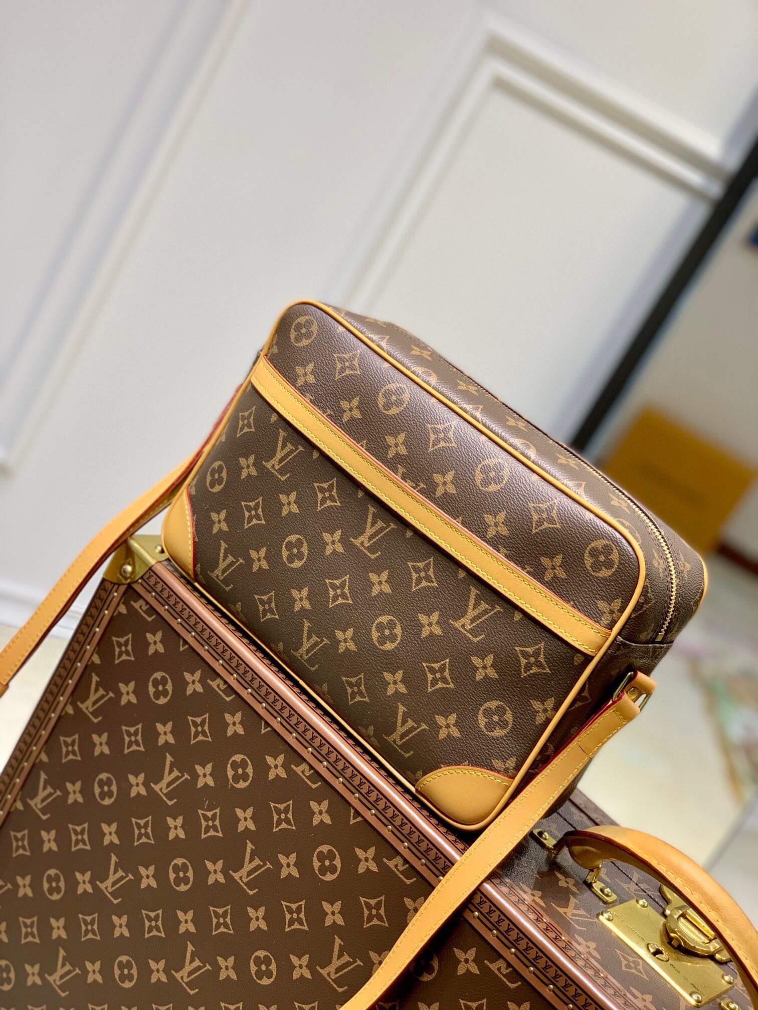M51272 Vintage Unisex Monogram 29CM yellow