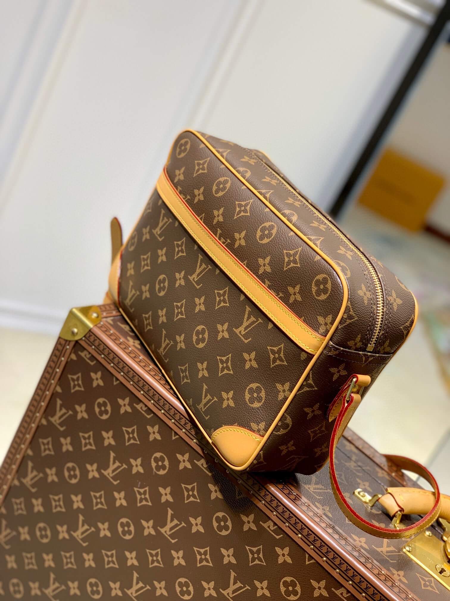 M51272 Vintage Unisex Monogram 29CM yellow