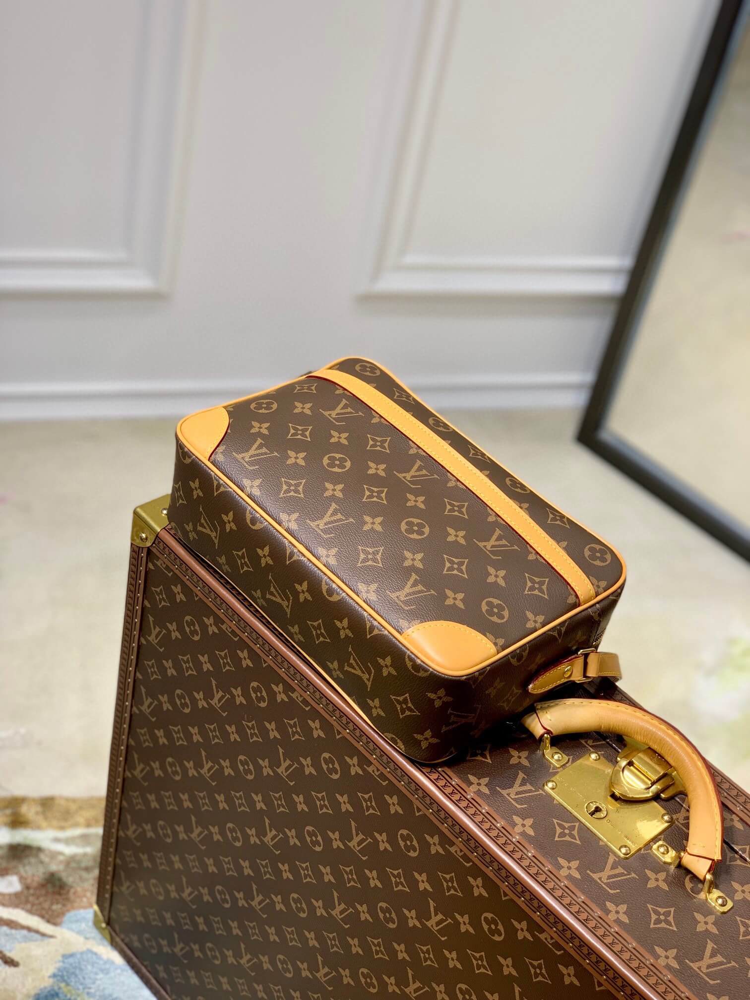 M51272 Vintage Unisex Monogram 29CM yellow