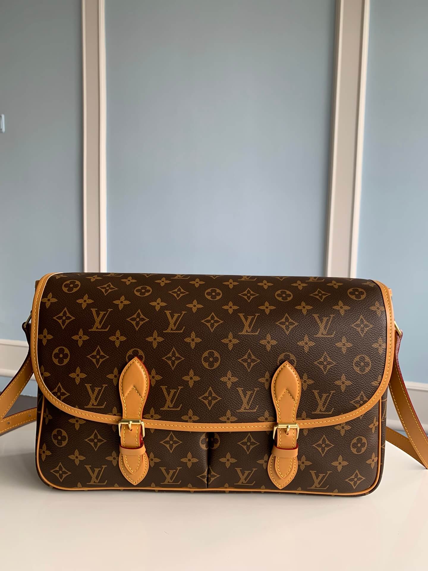 M51273 Boulogne Sac Plat Monogram 37CM