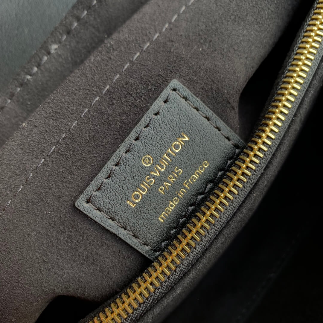 M53937 Hold Me Handbag black 23cm New Wave