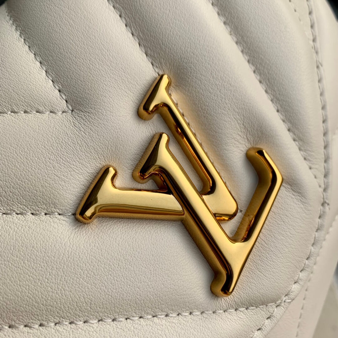 M53937 Hold Me Handbag dirty white 23cm New Wave