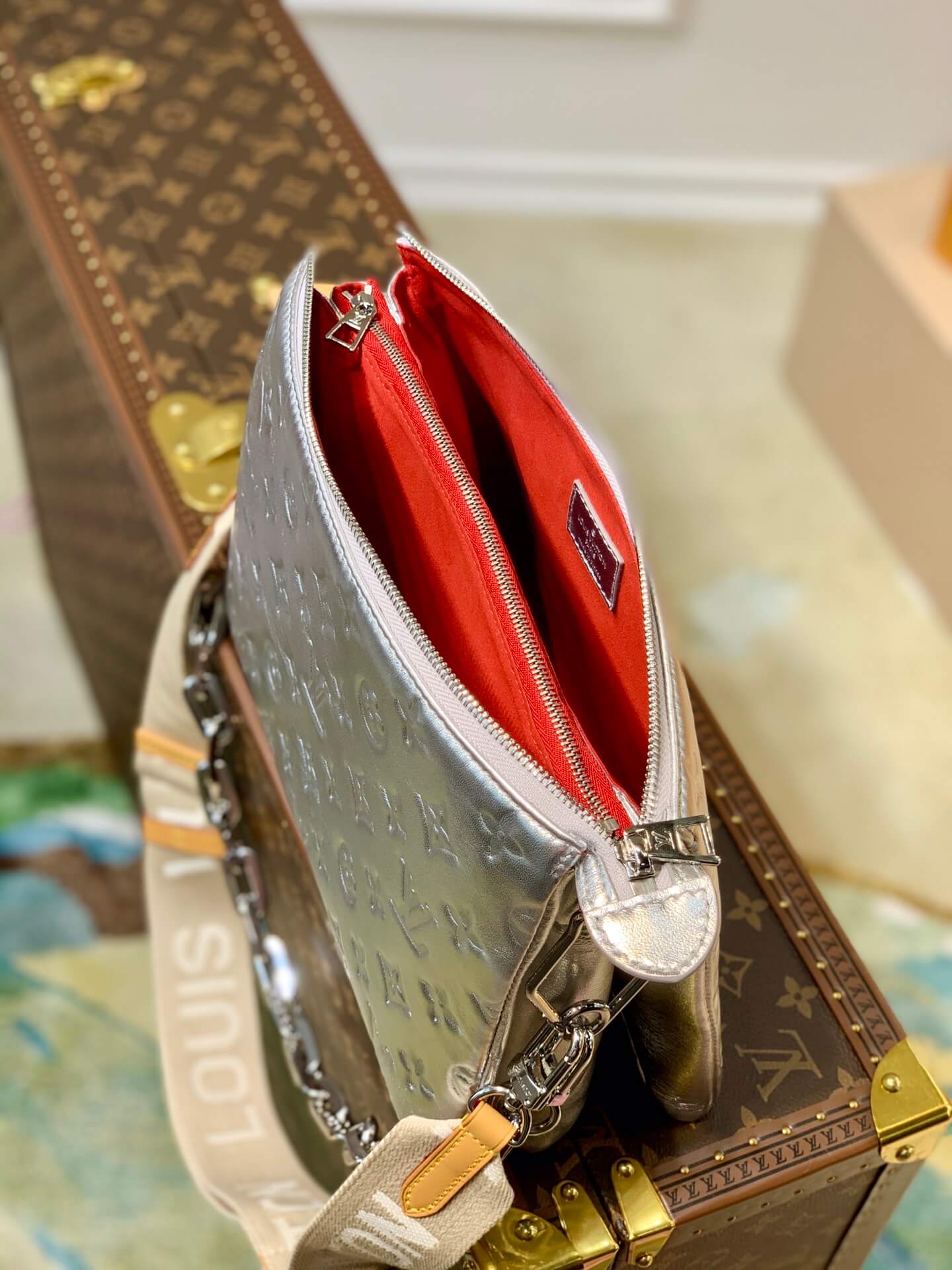 M57913 Coussin Monogram 26cm silver Female bag All leather