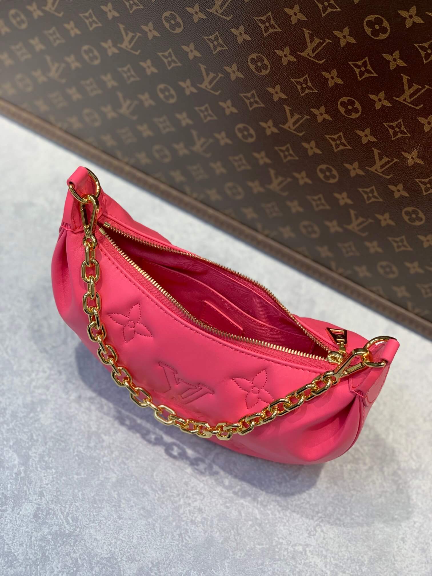 M59915 Over The Moon Monogram rose red 27.5cm