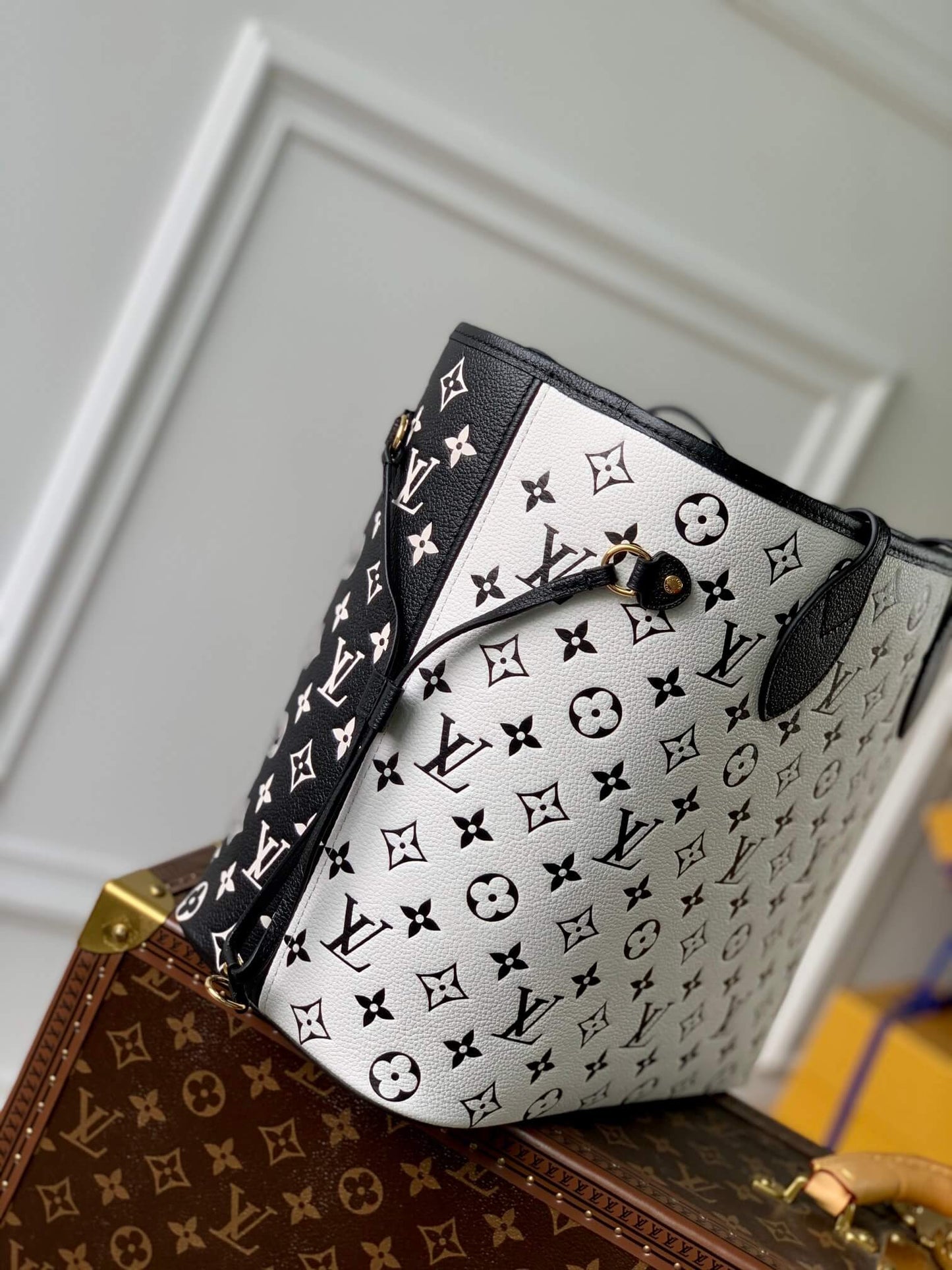 Neverfull Monogram Empreinte M46103 Black White Pink