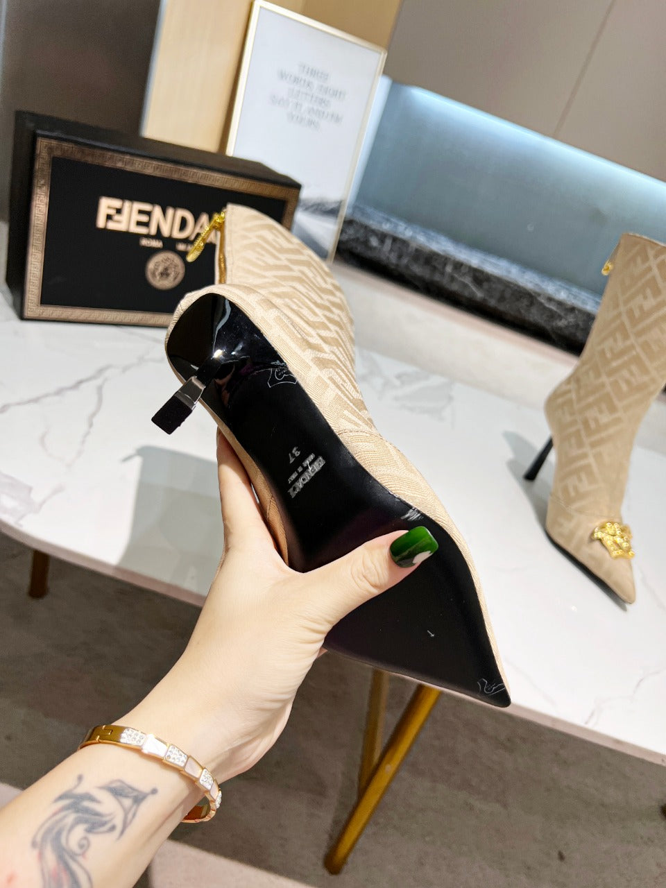 Luxury Shoes - FED - 396