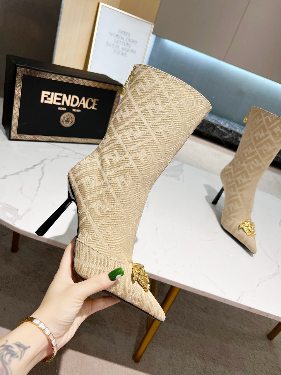 Luxury Shoes - FED - 396