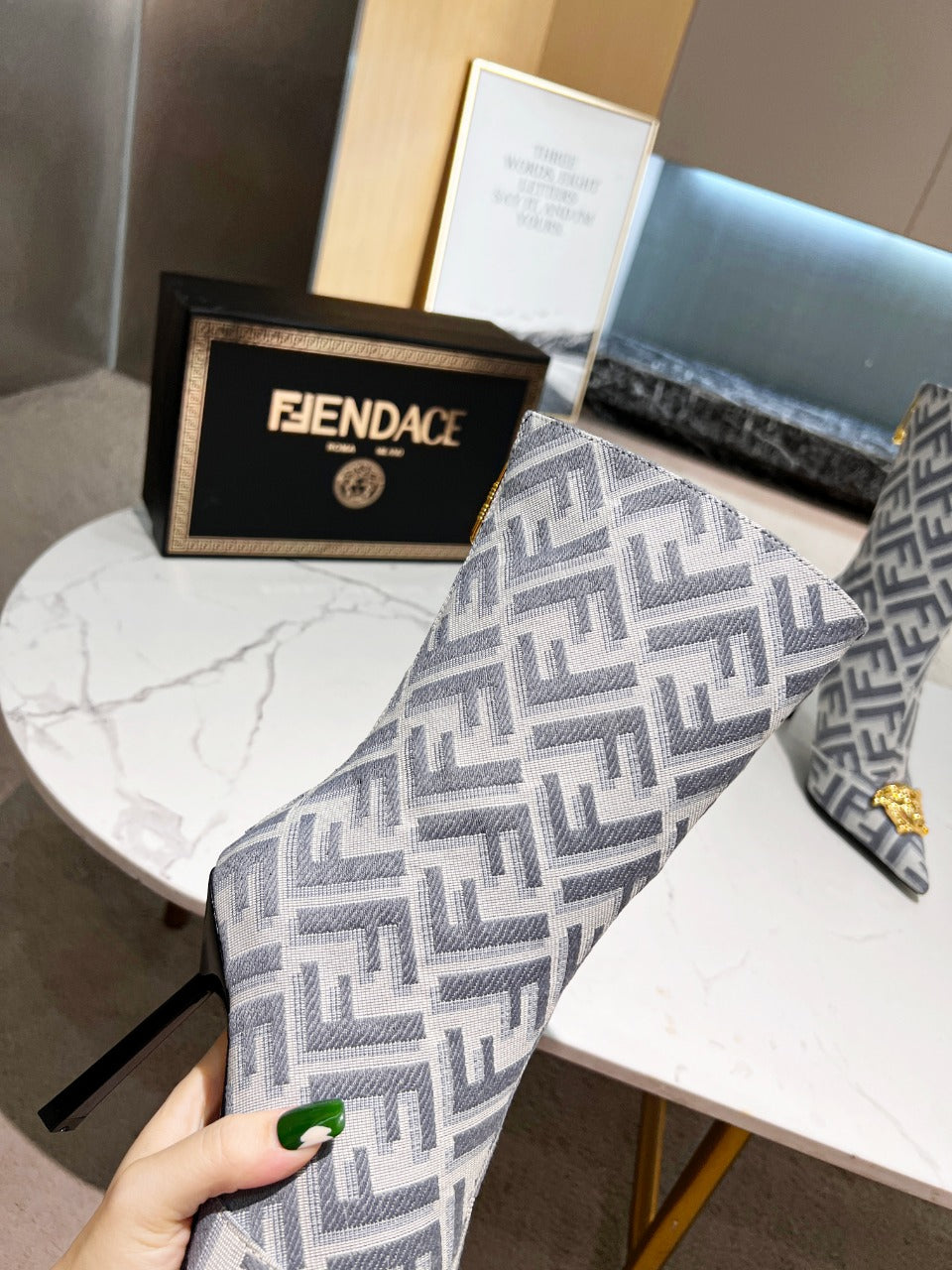 Luxury Shoes - FED - 394