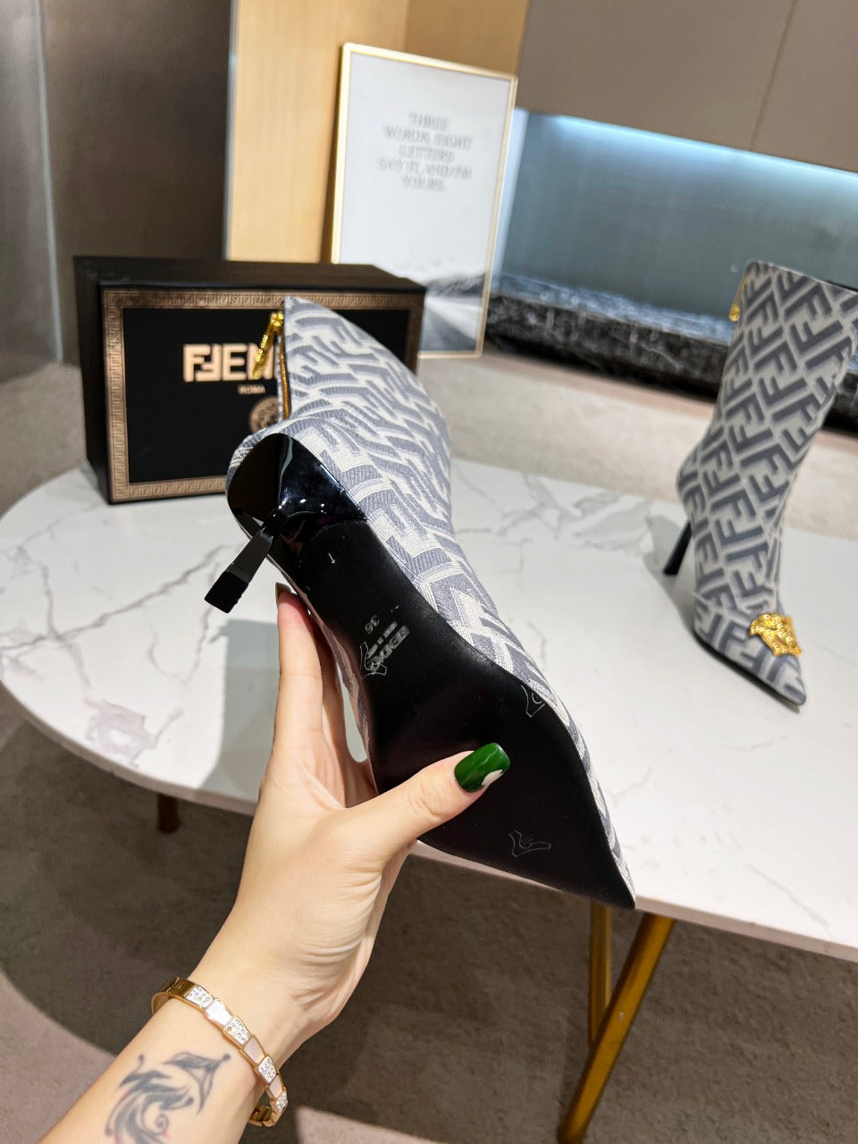 Luxury Shoes - FED - 394