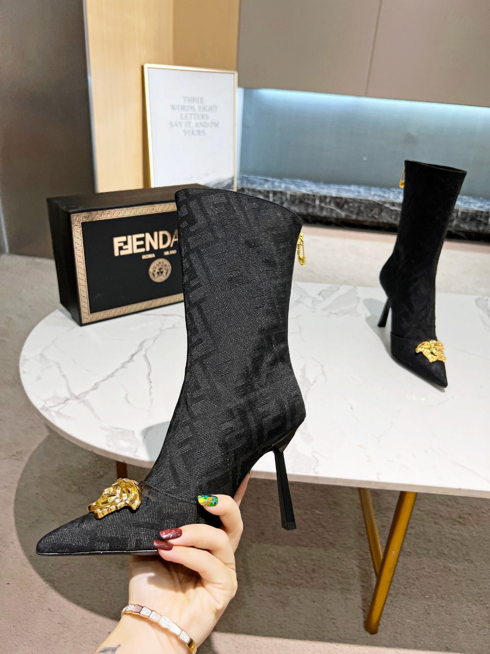 Luxury Shoes - FED - 392