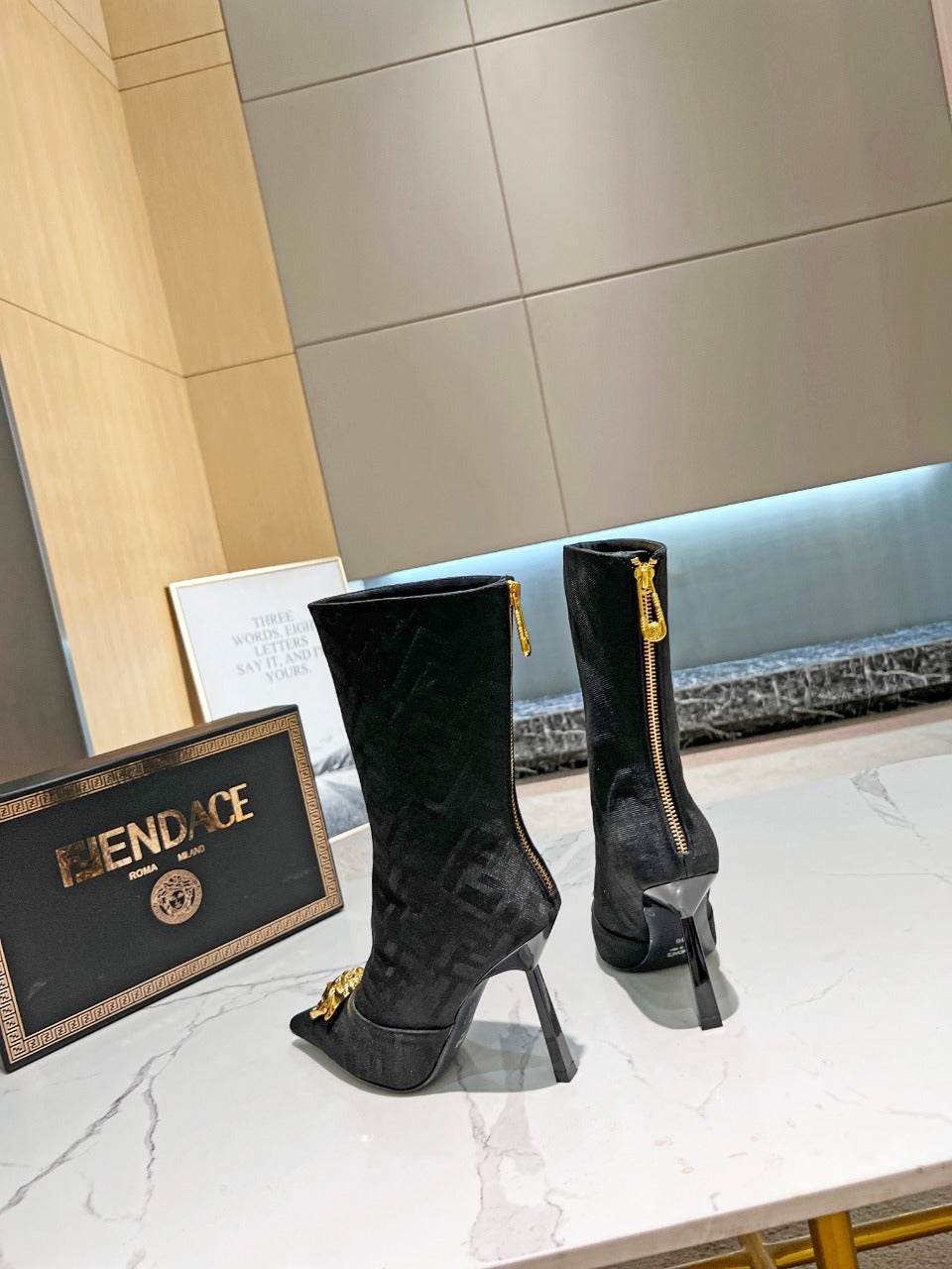 Luxury Shoes - FED - 392