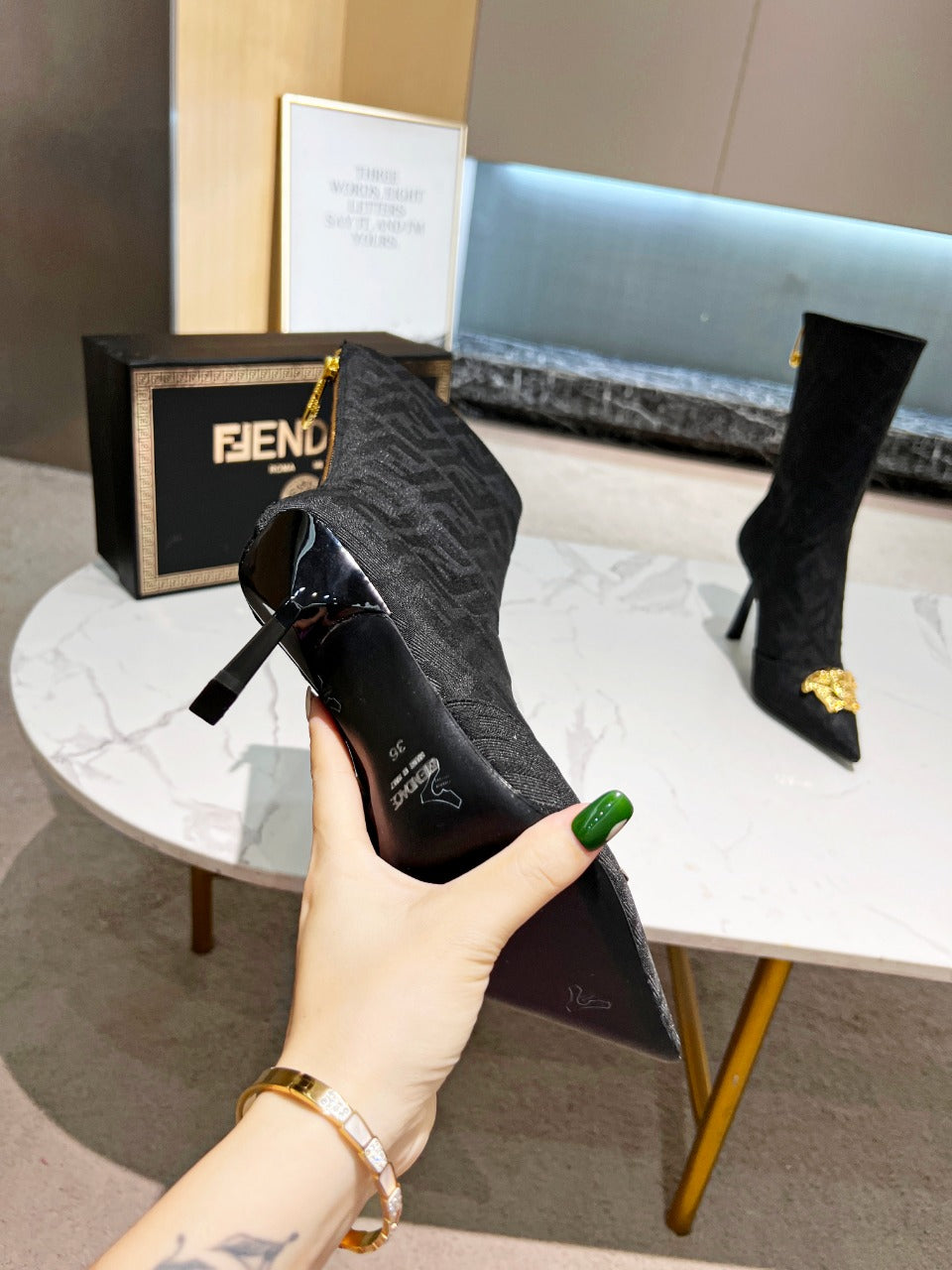 Luxury Shoes - FED - 392