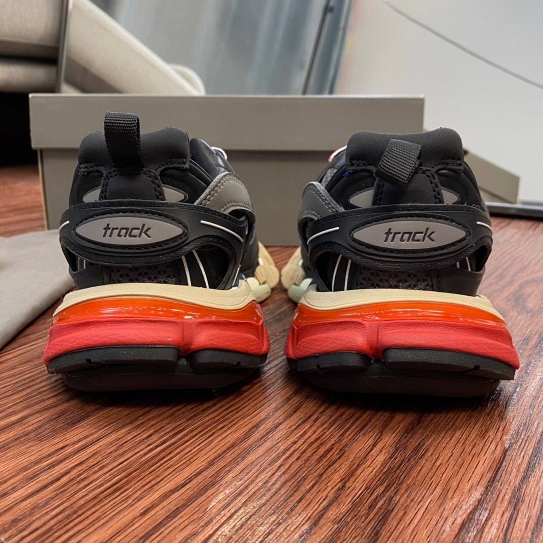 BL - Bla Track Trainer Black Red