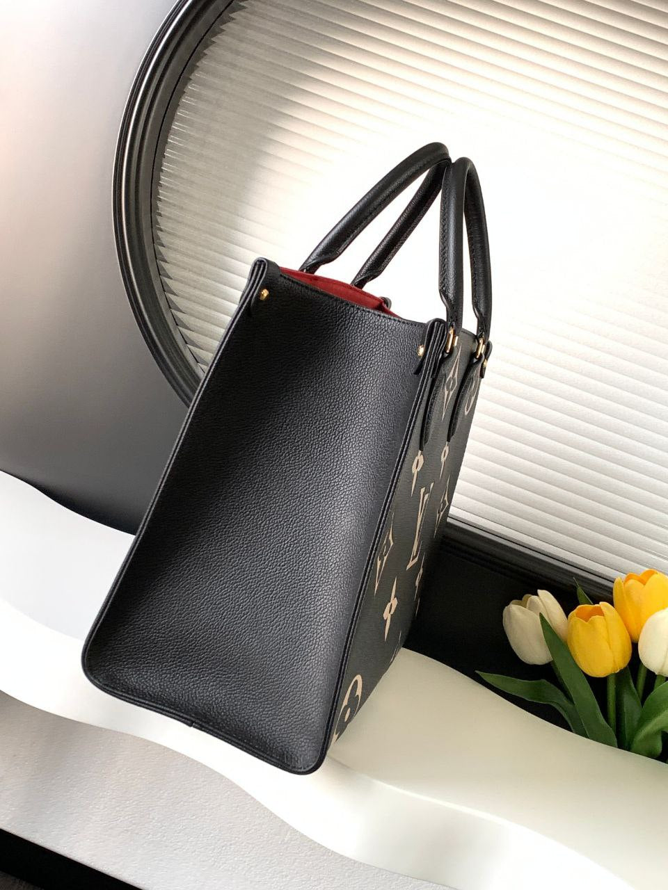 LV On TheGo GM Da Bicolor Monogram