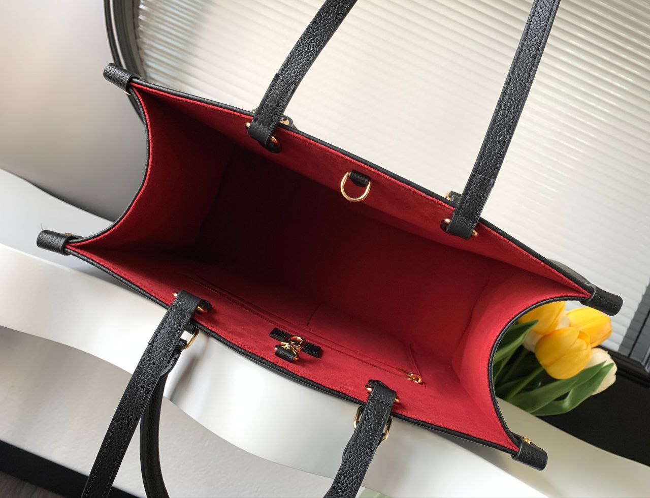 LV On TheGo GM Da Bicolor Monogram