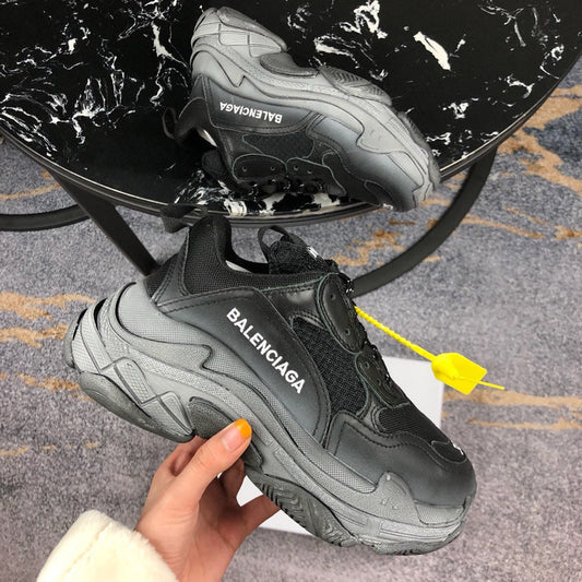 BL - High Quality Bla Sneaker 072
