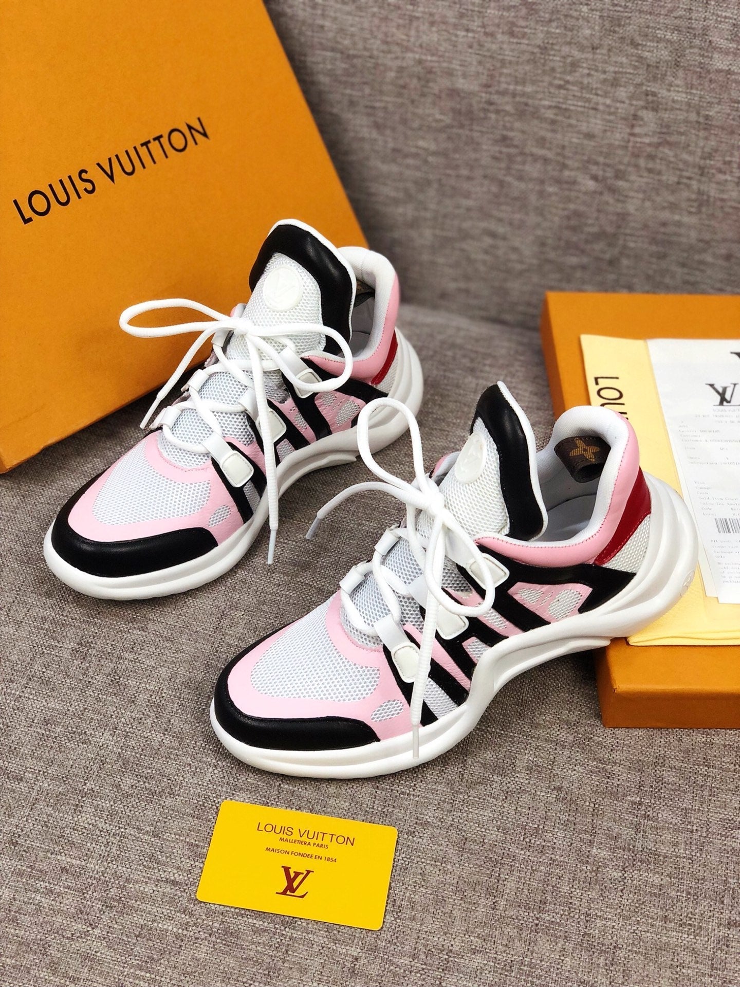 BL - LUV Archlight Pink Black Sneaker