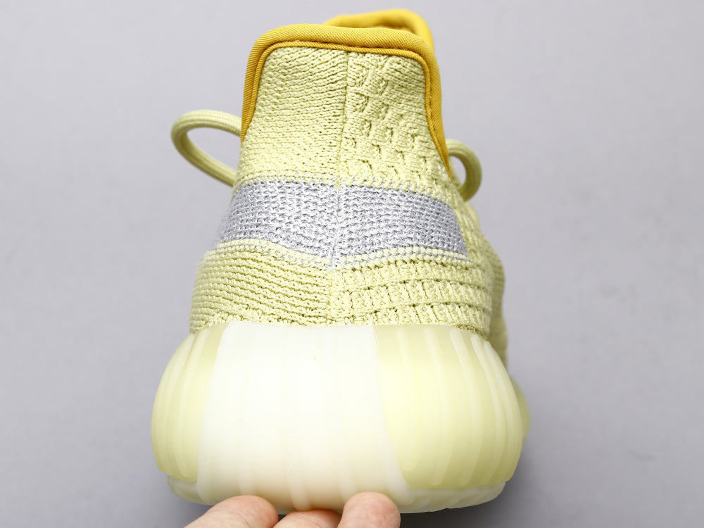 BL - Yzy 350 Side Gypsophila Sneaker