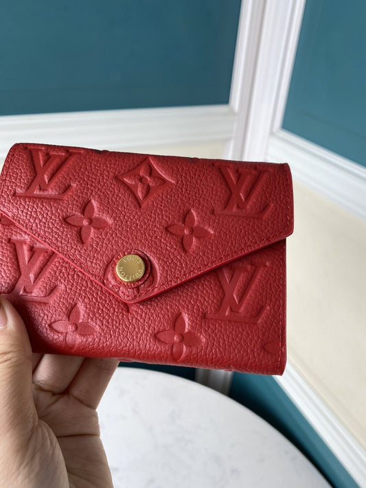 BL - High Quality Wallet LUV 060
