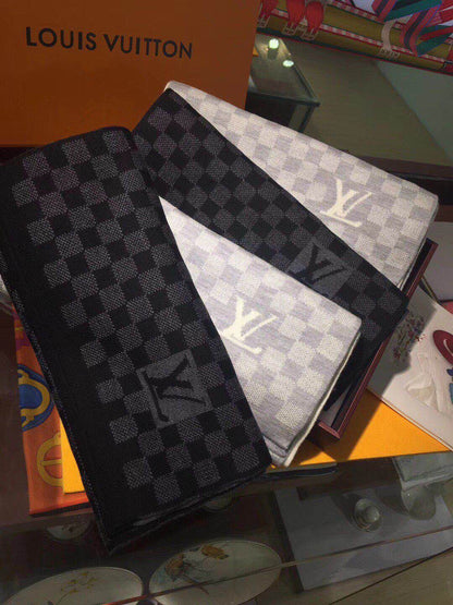 High Quality LUV  Scarf 030