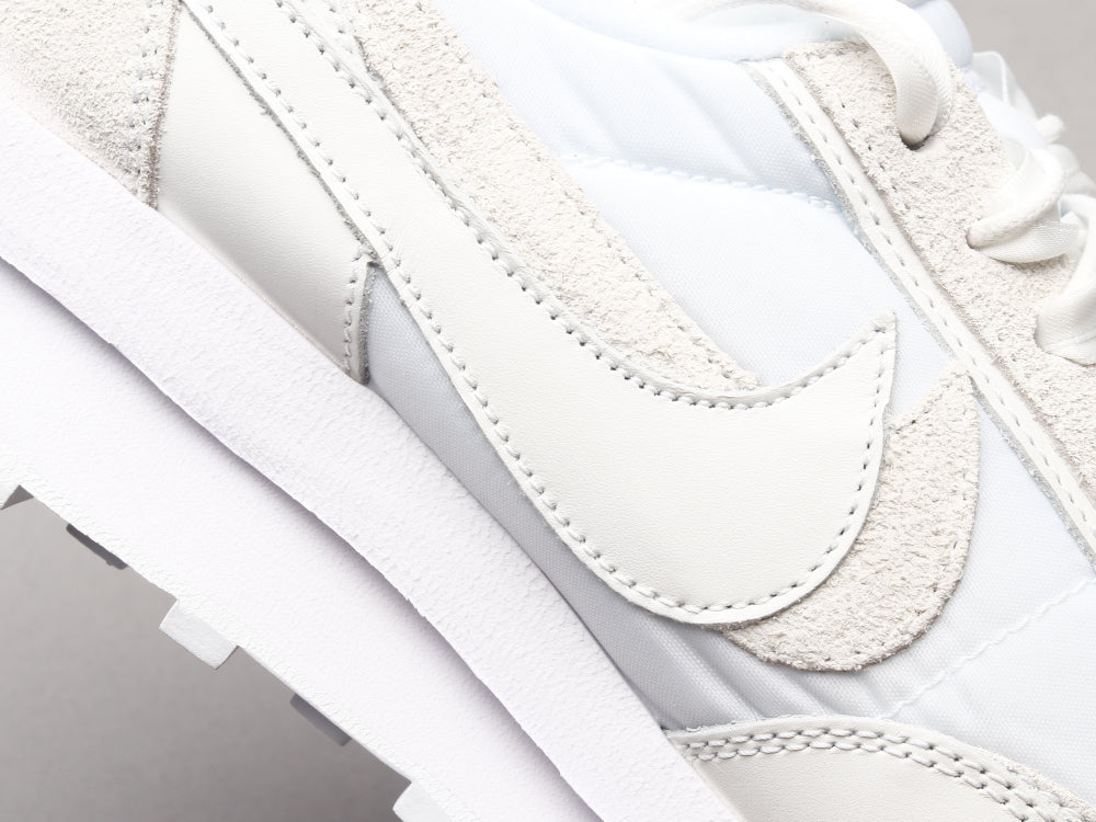 BL - NKE Waffle Satin White