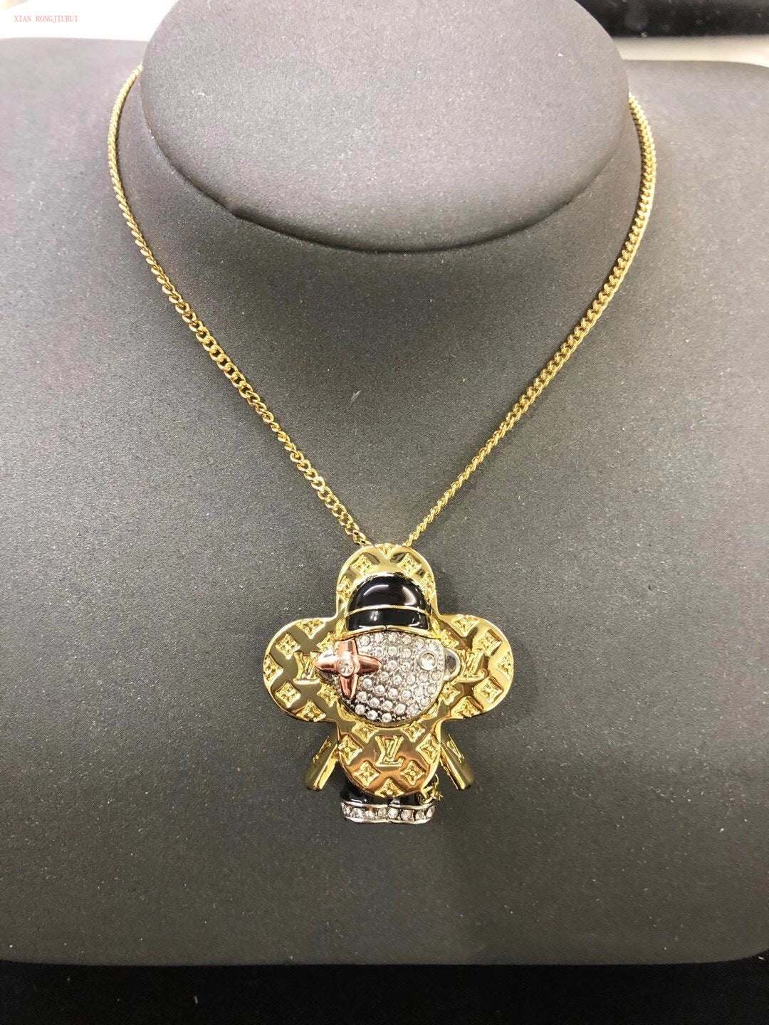 BL - High Quality Necklace LUV032