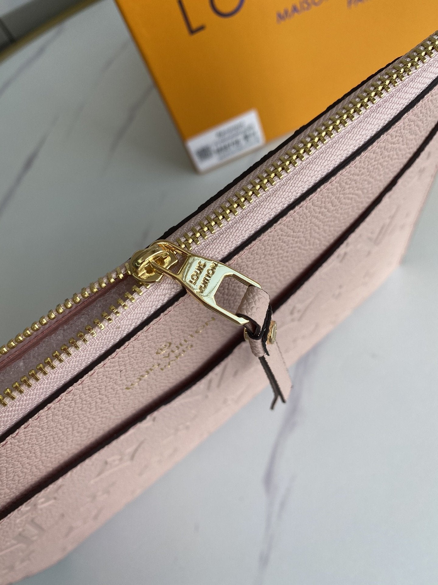 BL - High Quality Wallet LUV 063