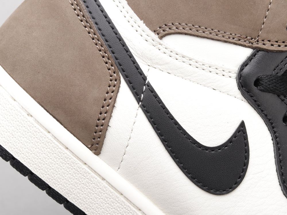 BL - AJ1 Small Barb Black BLcha