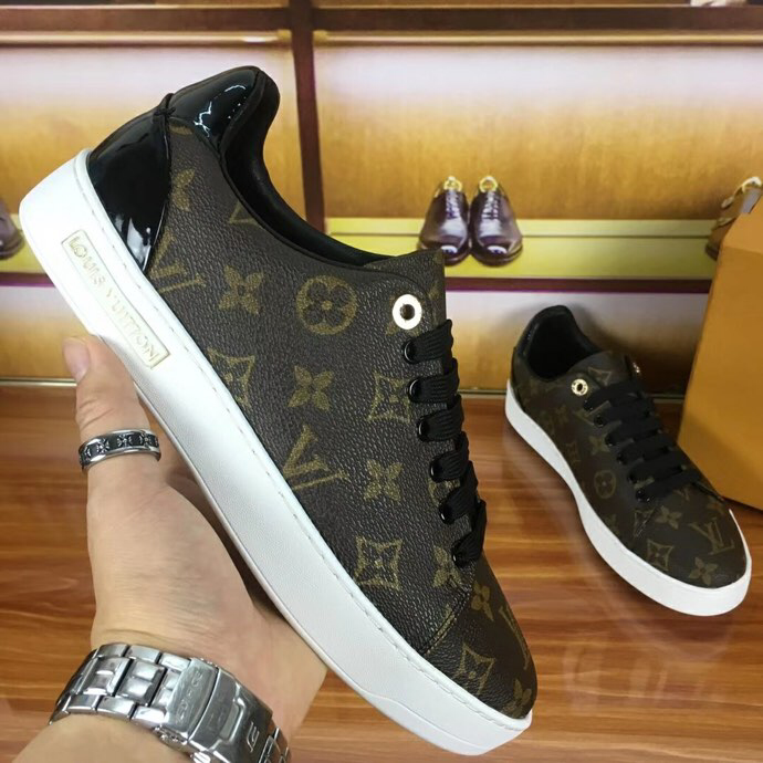 BL - High Quality Luv Sneaker 048