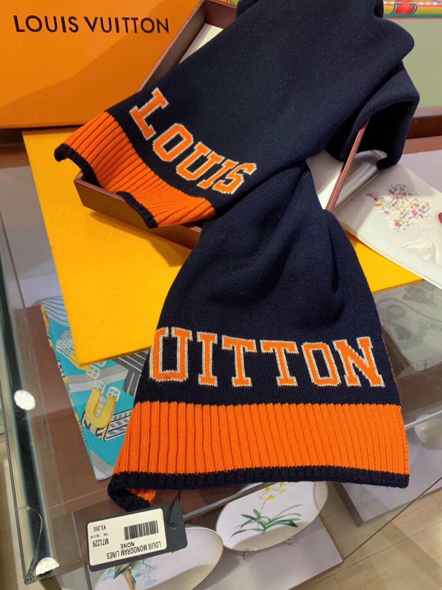 High Quality LUV  Scarf 029