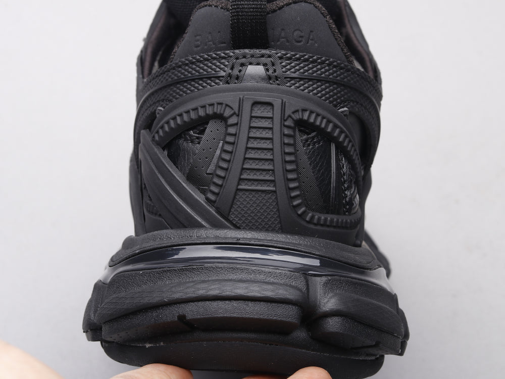 BL - Bla Track Hollow Black Sneaker