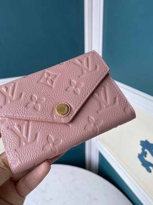 BL - High Quality Wallet LUV 058