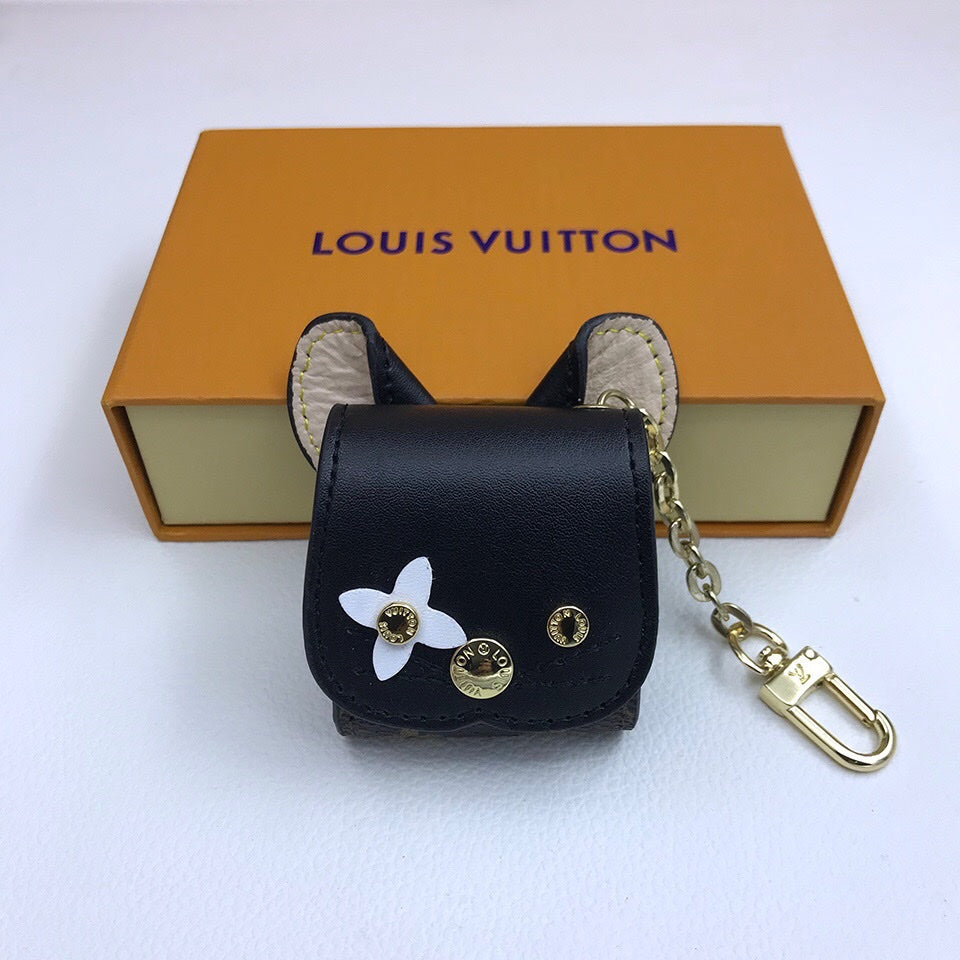 BL - High Quality Keychains LUV 043