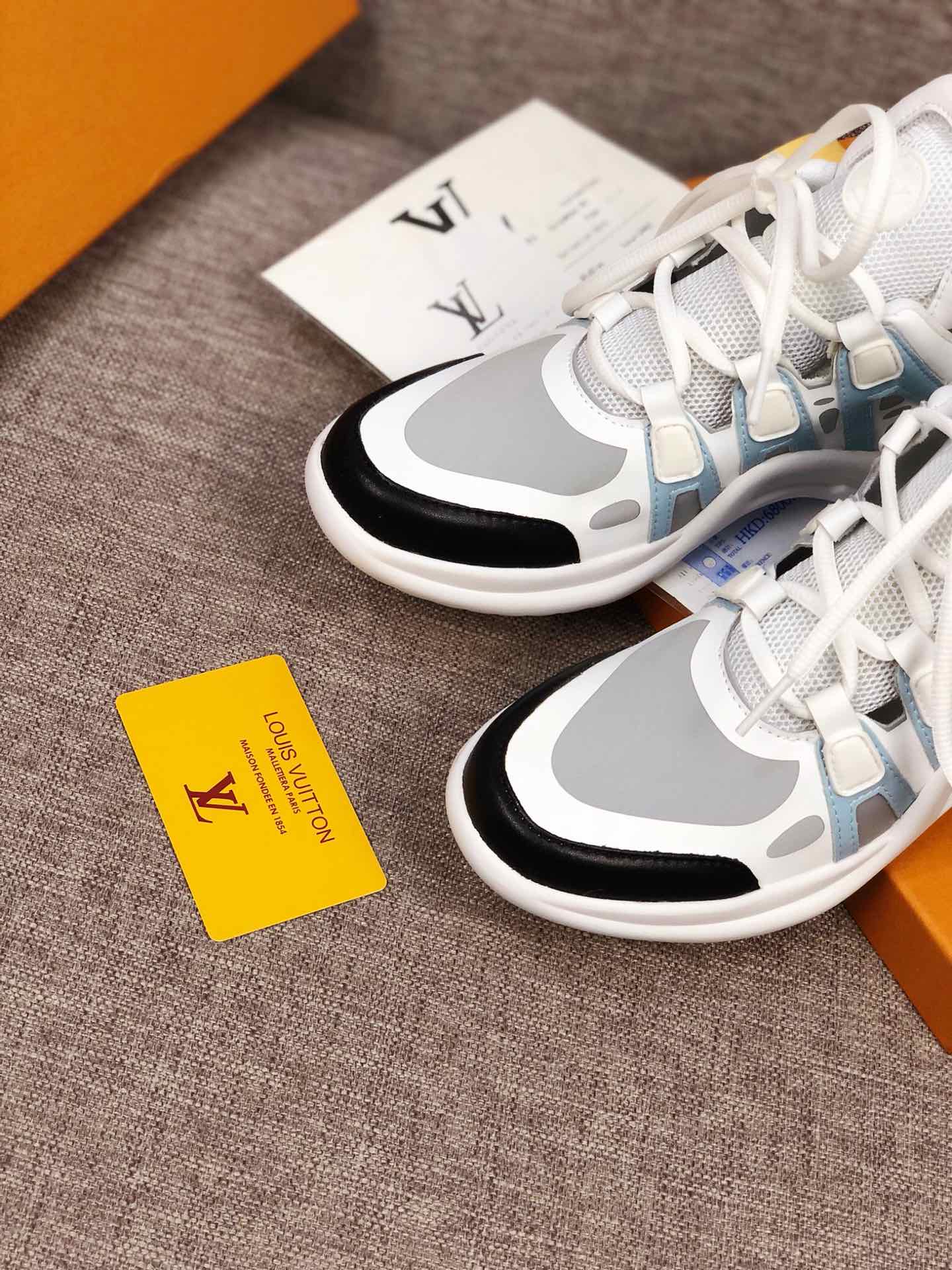 BL - LUV Archlight White Black Sneaker
