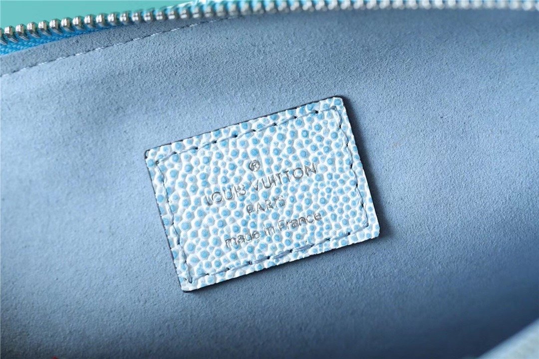 LV Coussin PM High Shiny Alligator Light Blue For Women,  Shoulder And Crossbody Bags 10.2n/26cm LV 