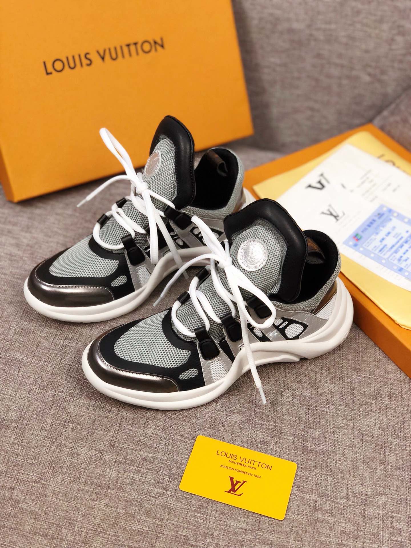 BL - LUV Archlight Brown Black Sneaker