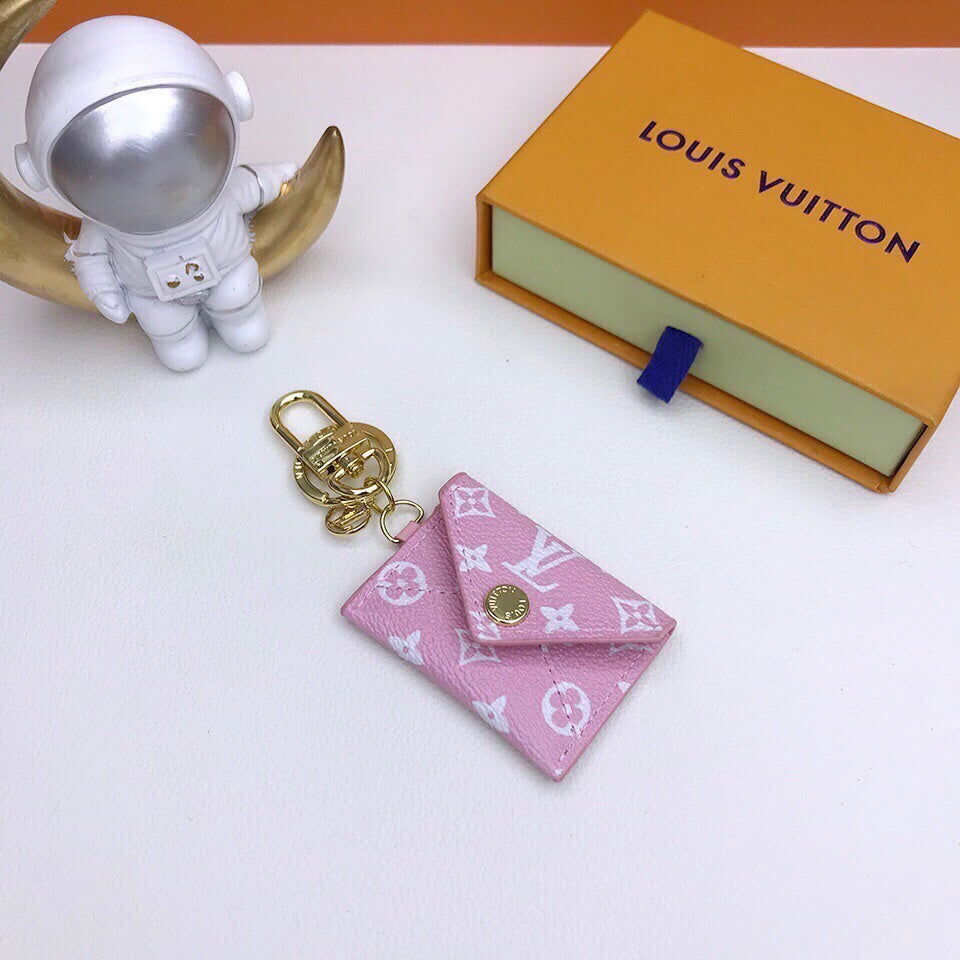 BL -High Quality Keychains LUV 068