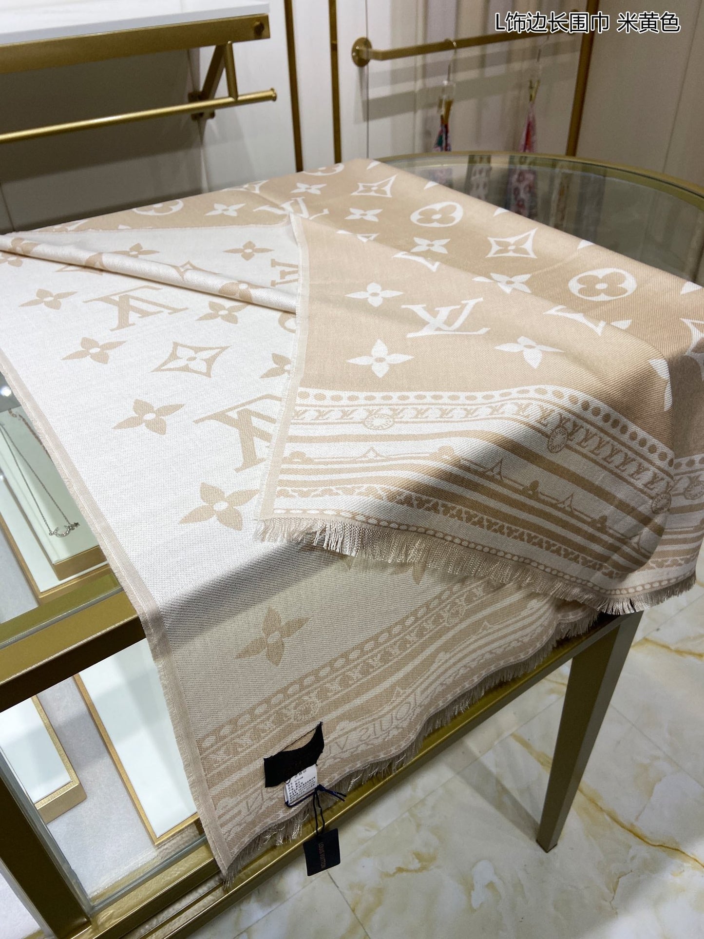 High Quality LUV  Scarf 004