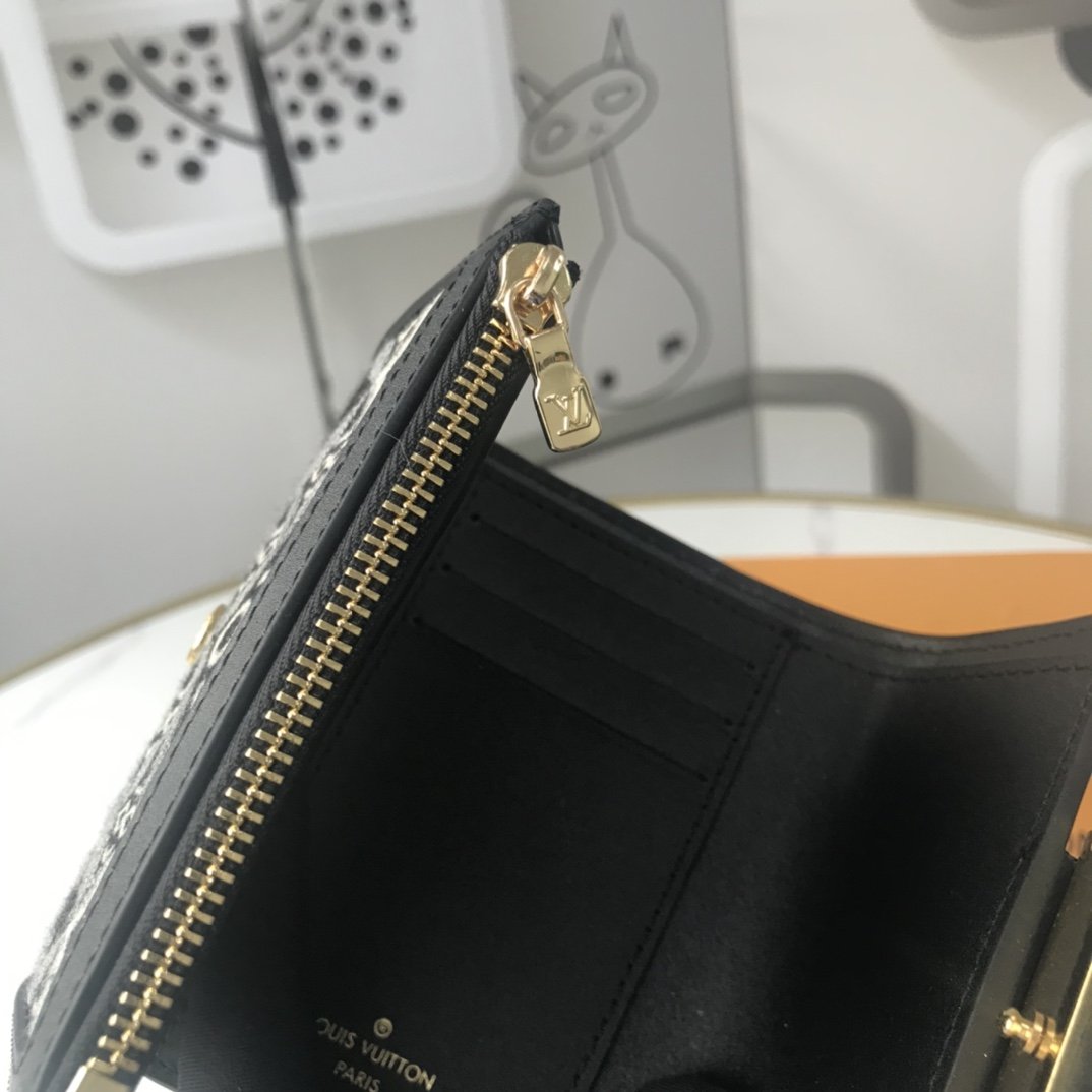 BL - High Quality Wallet LUV 024