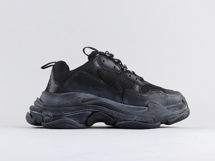 BL - Bla Triple S Pure Black Sneaker