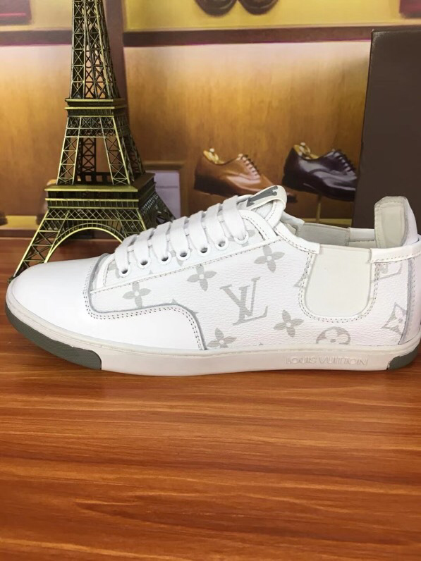 BL - High Quality Luv Sneaker 070